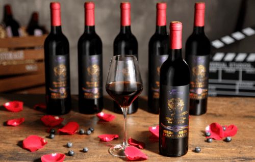 走進(jìn)中國(guó)藍(lán)莓酒之鄉(xiāng) 凱緣春藍(lán)莓紅酒